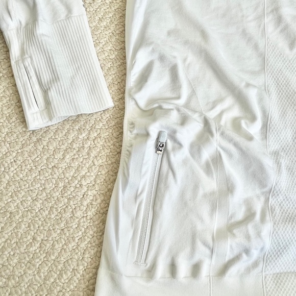 Athleta In Motion Shirt, Medium - Picture 7 of 7